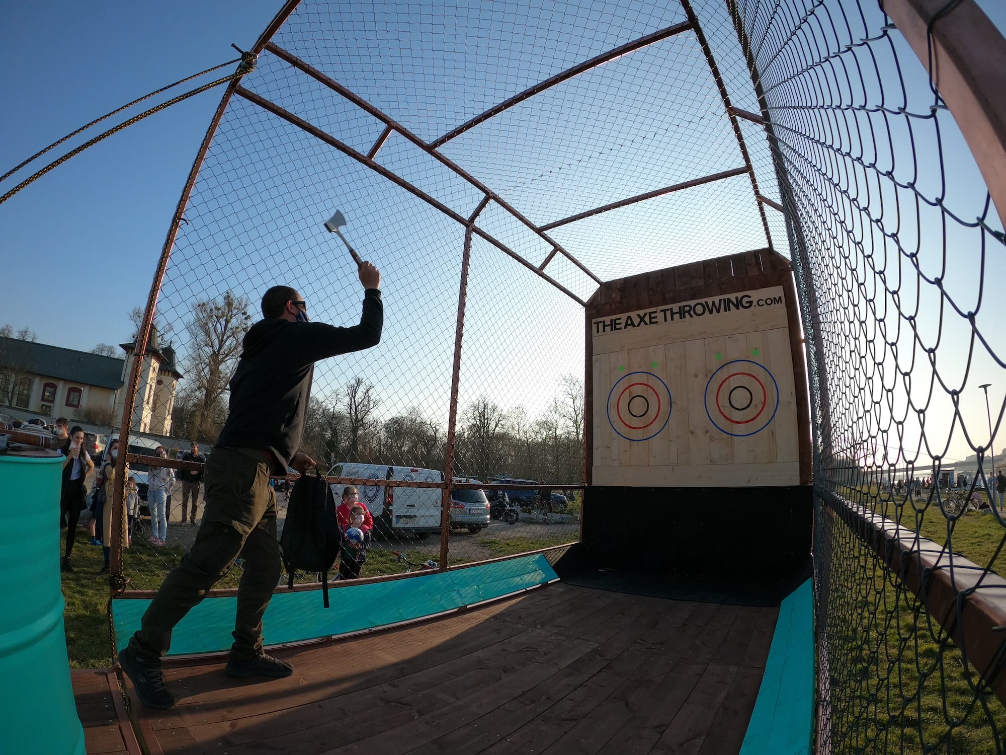 axe throwing cage bratislava